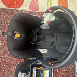 Chicco Black Infant Car Seat With Base 