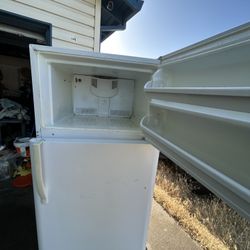 Kenmore Refrigerator 