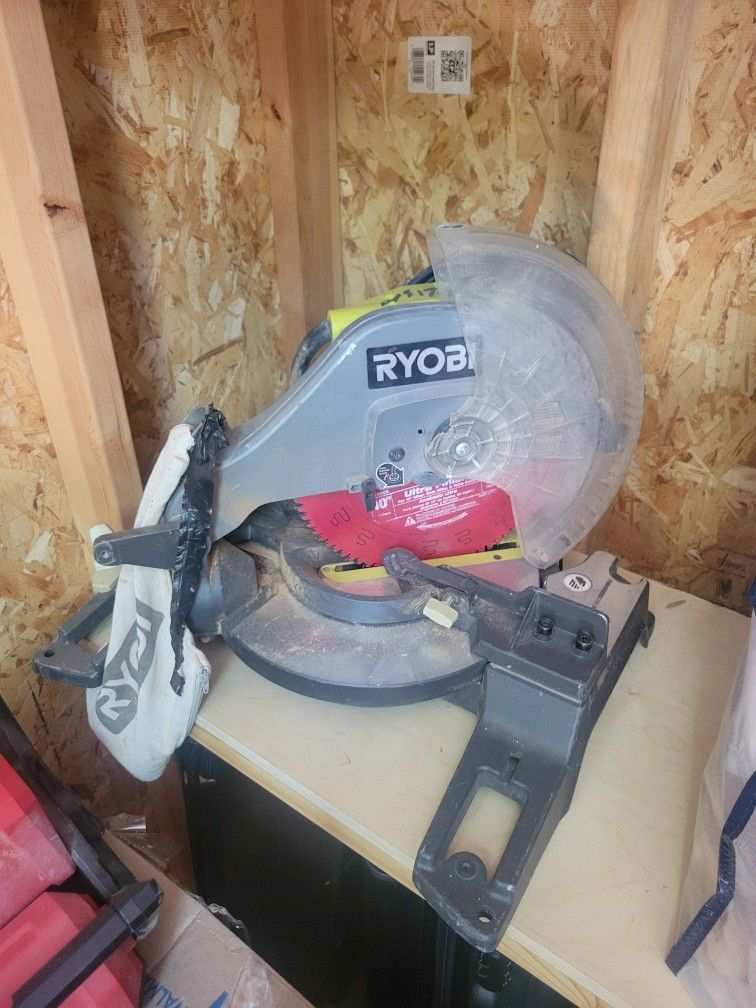Ryobi Compound Miter Saw