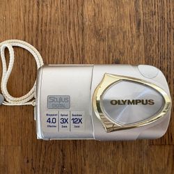 Vintage Olympus Stylus 410 Digital Camera