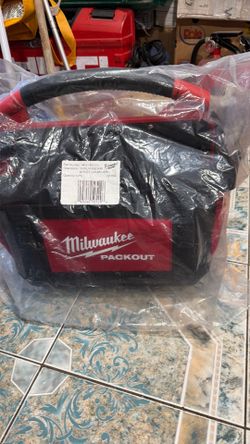 Milwaukee 15” TOTE