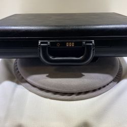 Samsonite Quantum Classic Attaché