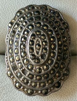 Vintage Sterling ring with Tiny Stones