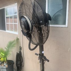 Luma misting fan