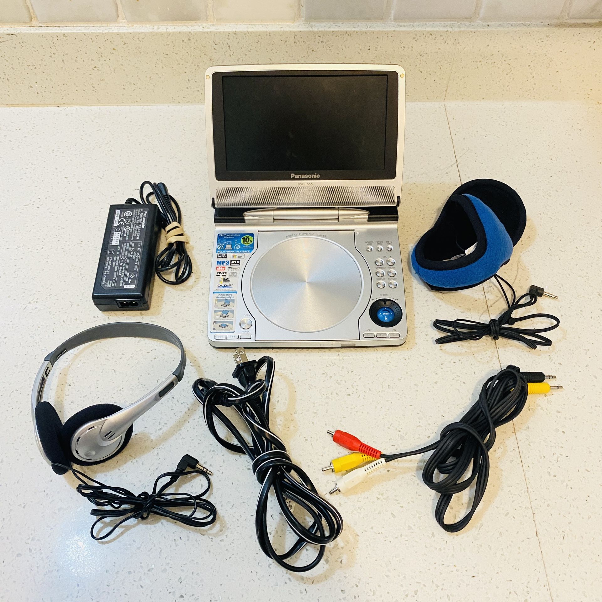 Panasonic DVD-LS55 Portable DVD/CD Player w/ Remote, original Charger, Bag and Cables
