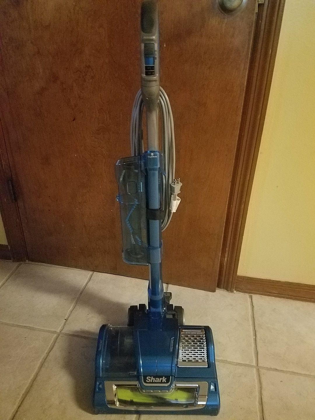 Shark Rocket Powerhead Vacuum "MODEL# AH452"