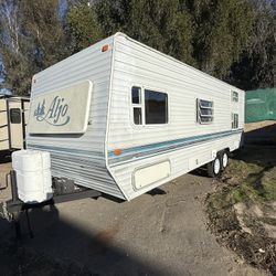 2000 Travel Trailer It Has Bunk Beds