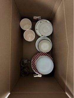 Plates, Cups Kitchen Set