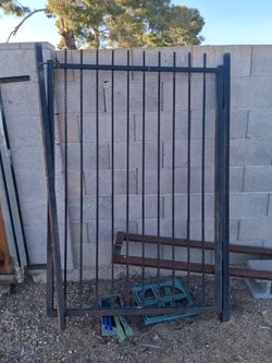 Gate 72" inch x 49" inch wide
