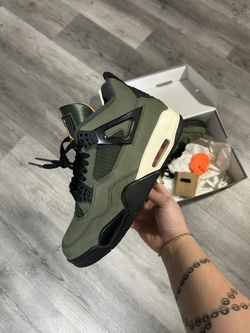 Jordan 4 Retro Undefeated 