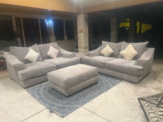 Free Delivery 🚚 Gray Couch Set/ Sala Color Gris