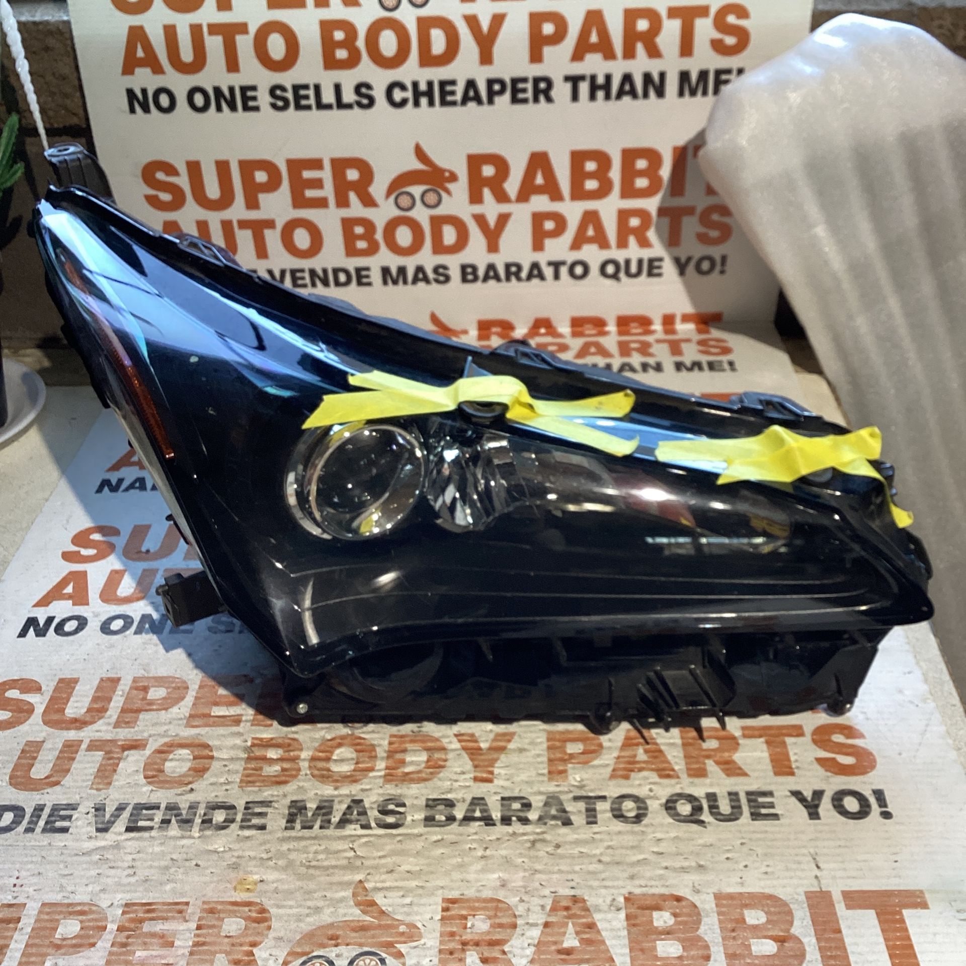 2015 Lexus NX200t Passenger Headlight Halogen Original 2017 