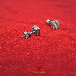 Elegant Square earing with big pointers made up of 10K White Gold and 0.24 CTW diamonds