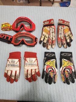 Motocross Gloves And Goggles 