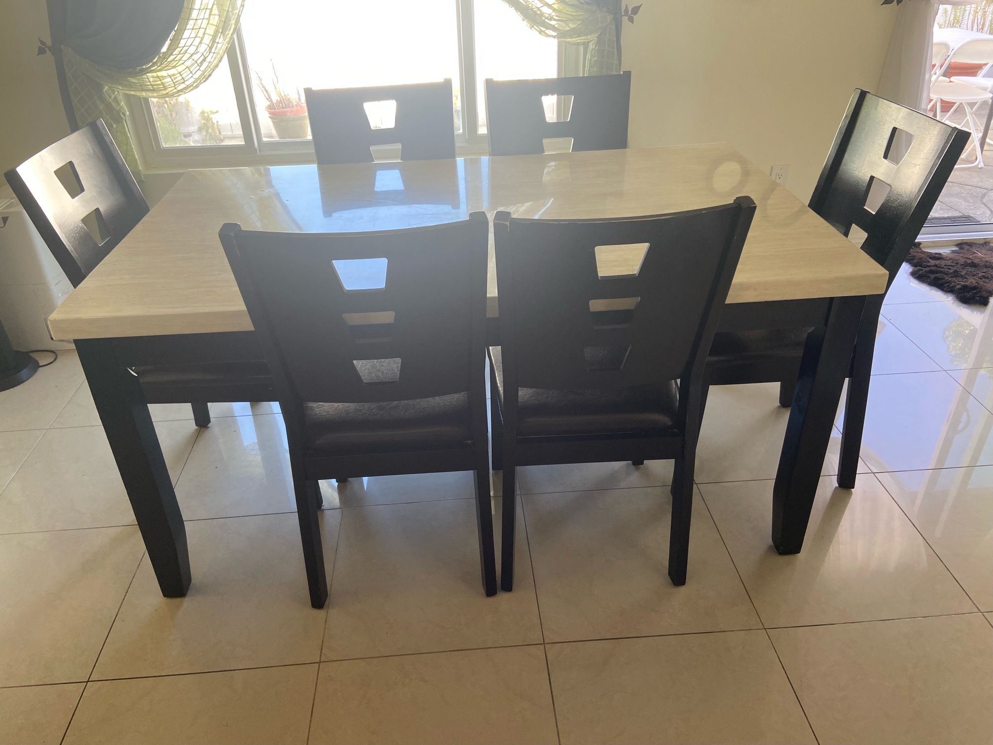 Set Of Dining Table And Chairs $500