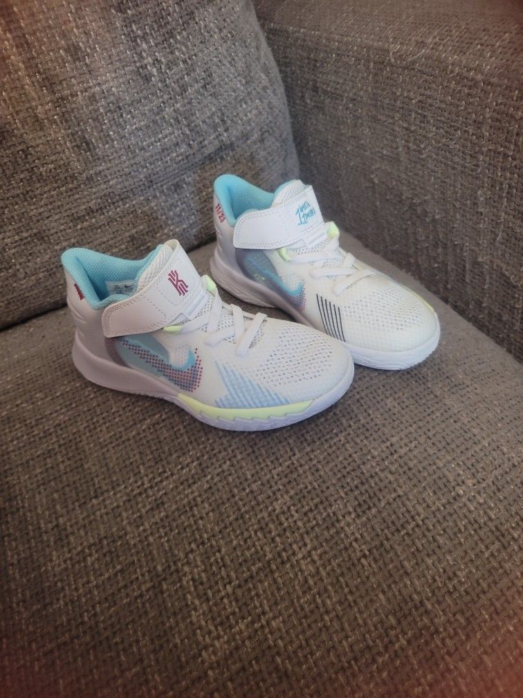 NEW NIKE Kyrie Infinity 12C
