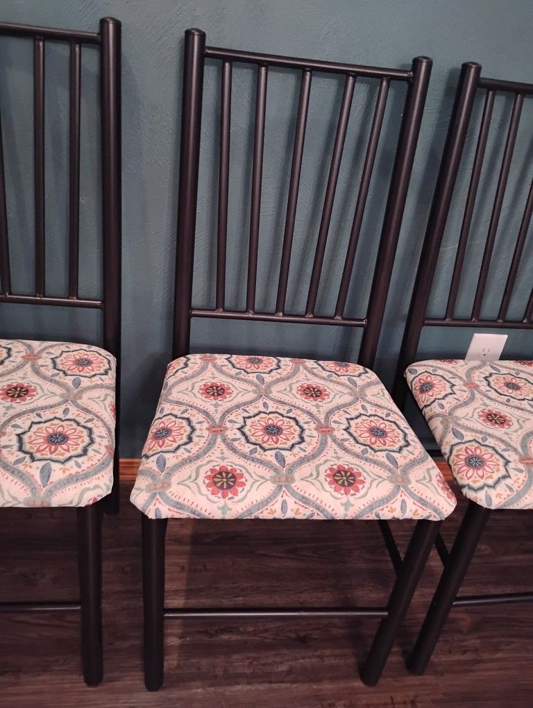 4 Dinning Chairs