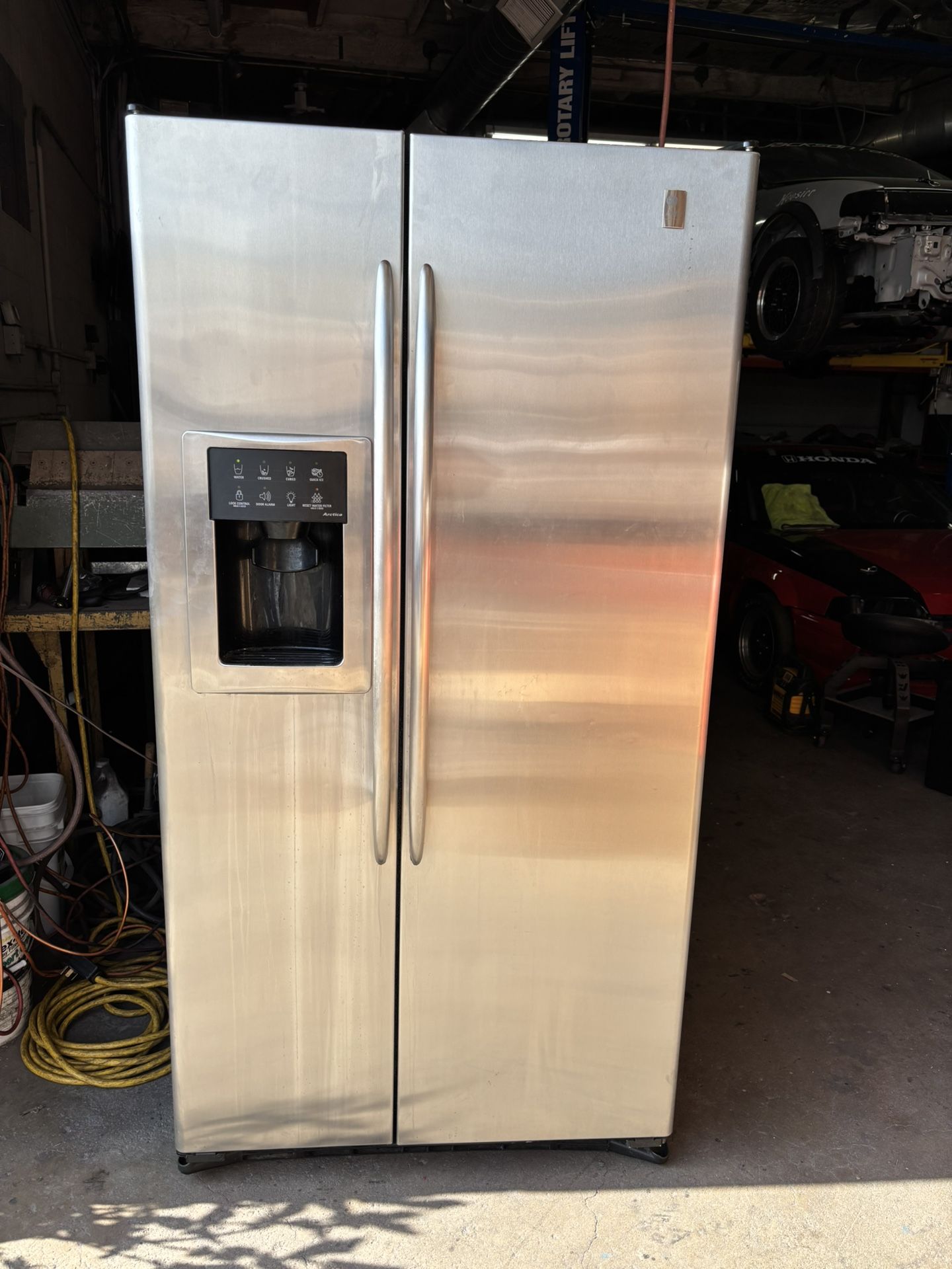 Refrigerator