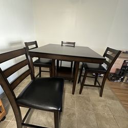 Dinning table with 4 chairs