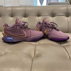 LeBron 21 Freshwater (Size 8.5)