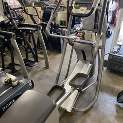 Precor 5.37 Elliptical Trainer 
