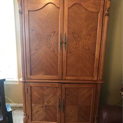 Armoire Great Condition!!!!
