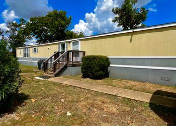 3 Bed / 2 Bath Mobile Home