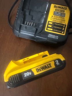 Bateria y cargador DEWALT $50