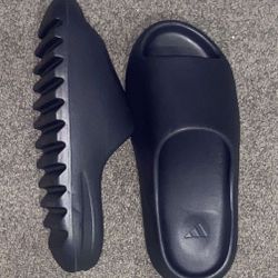 Yeezy Slide Onyx Size 13 