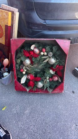 Giant Christmas Wreath 