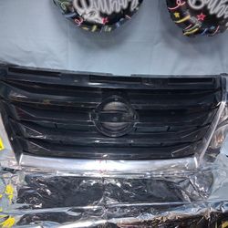 2021-23 Nissan Pathfinder Grill