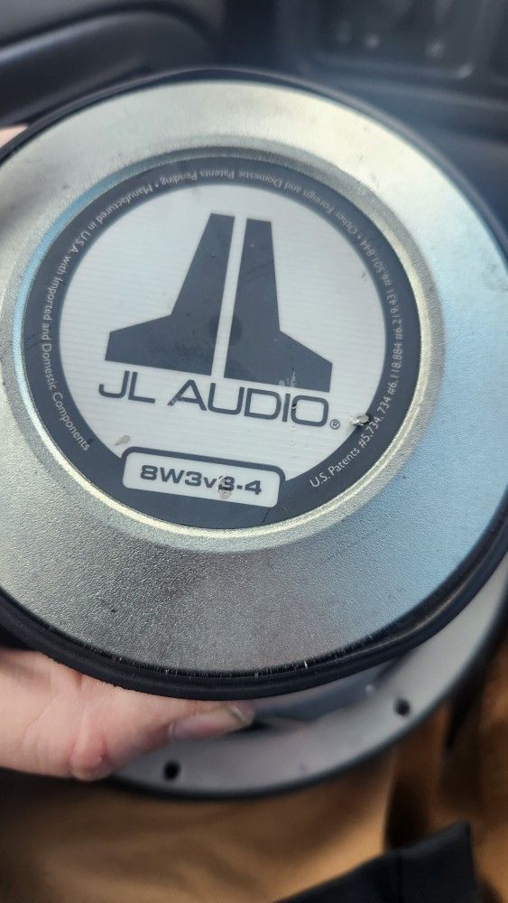 JL Audio 8W3v3
