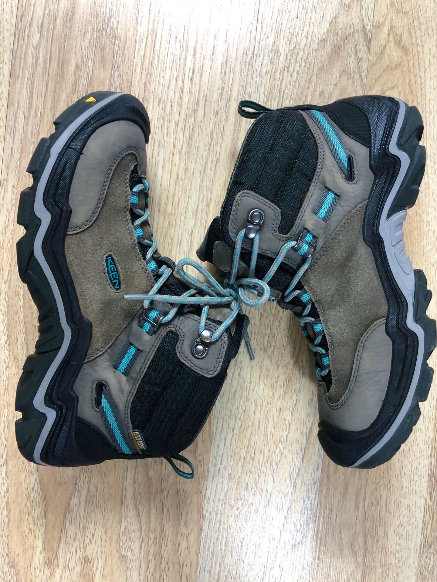 Keen Laurel Waterproof Mid Womens 10 Suede Trail Hiking Boots Steel Grey $180