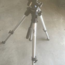Bowen professional tripod