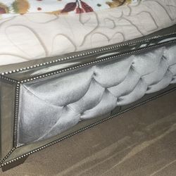 $beautiful Queen Bed Set For Sale$