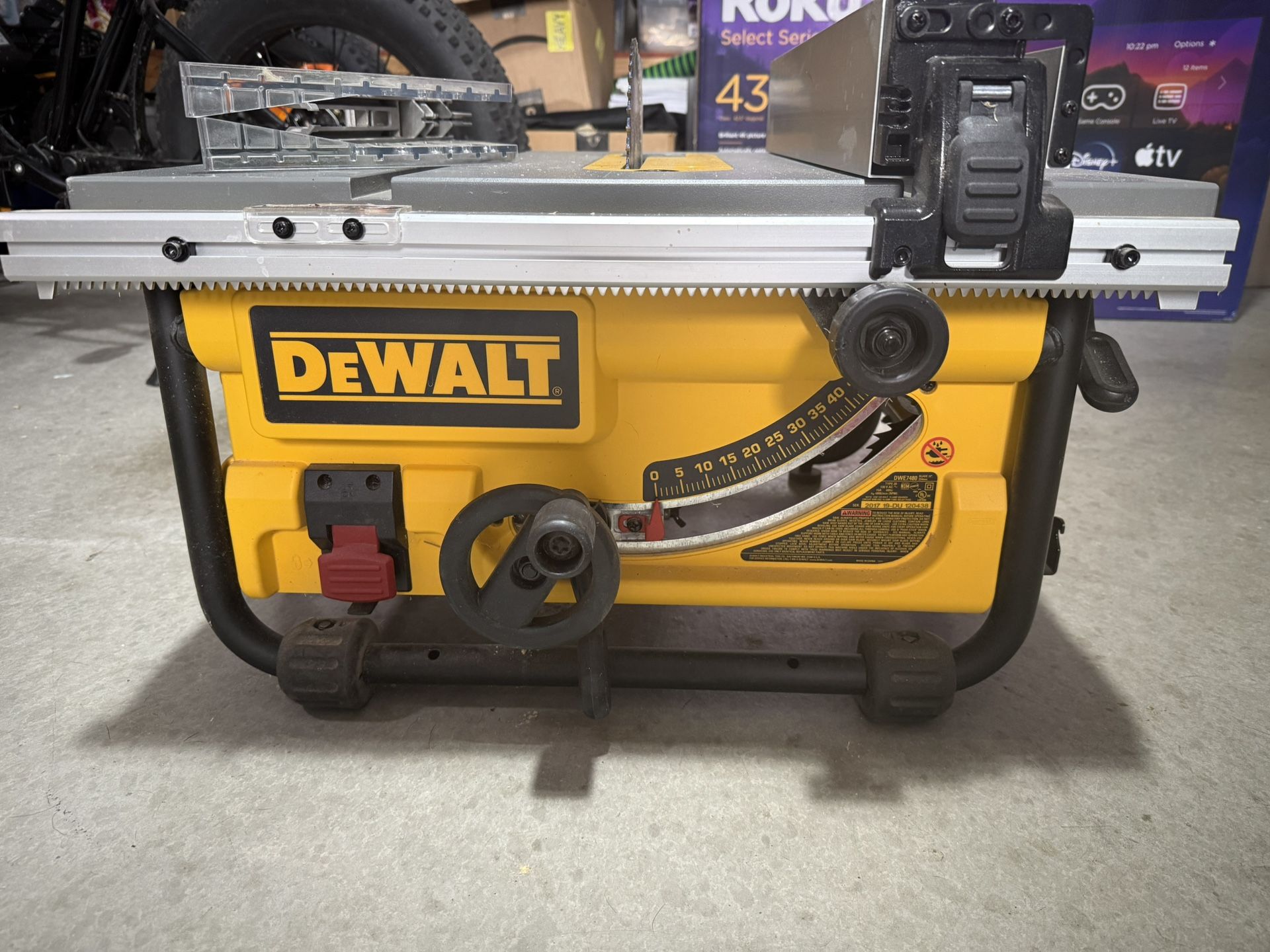 Dewalt 15amp 10” Blade Table Saw Only Used A Handful Of Times