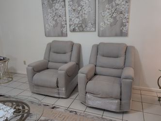 Set of 2 white fabric recliners