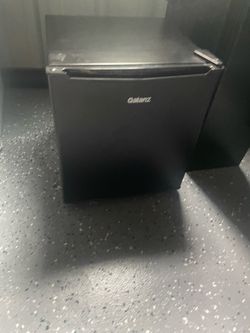 Mini fridge