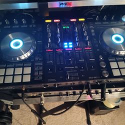 DJ Equipment 