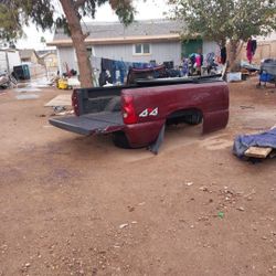 07 Chevrolet Bed With Tailgate , Tail Lights, Bed Cover