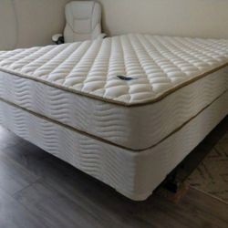 Englander Queen Firm Mattress And Box Bed Set *Available*