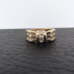 14K yellow gold diamond ring  size 6.5