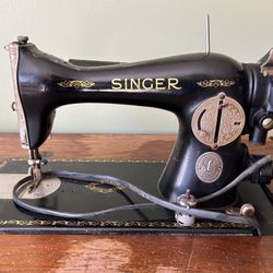 Singer Sewing Machine 1930-31