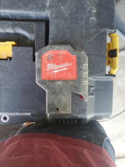 Milwaukee Laser