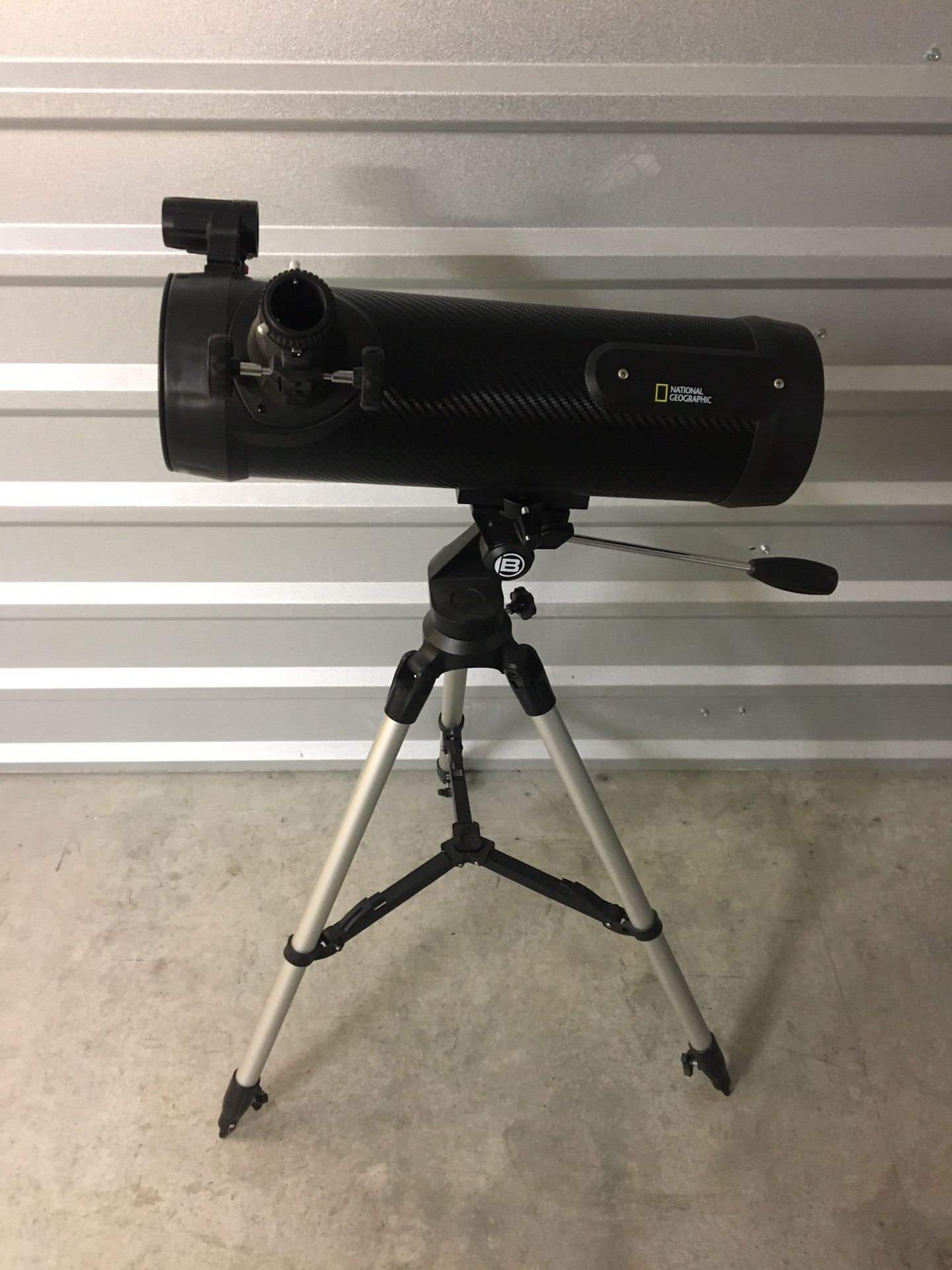 National Geographic 114mm reflecting telescope for Sale in North Fort