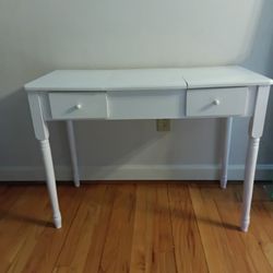Small Desk With Mirror 