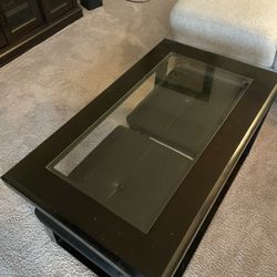 Coffee Table W/ Small Stools