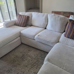 VENDO MUEBLES DE COMEDOR SALA Y CAMAS EXCELENTE ESTADO