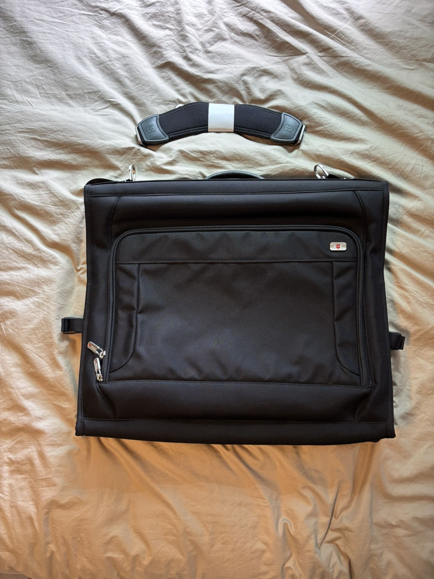 Victorinox Black Bi-fold Garment Bag