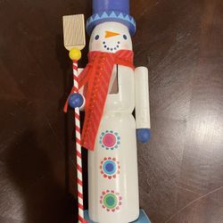 Snowman nut cracker